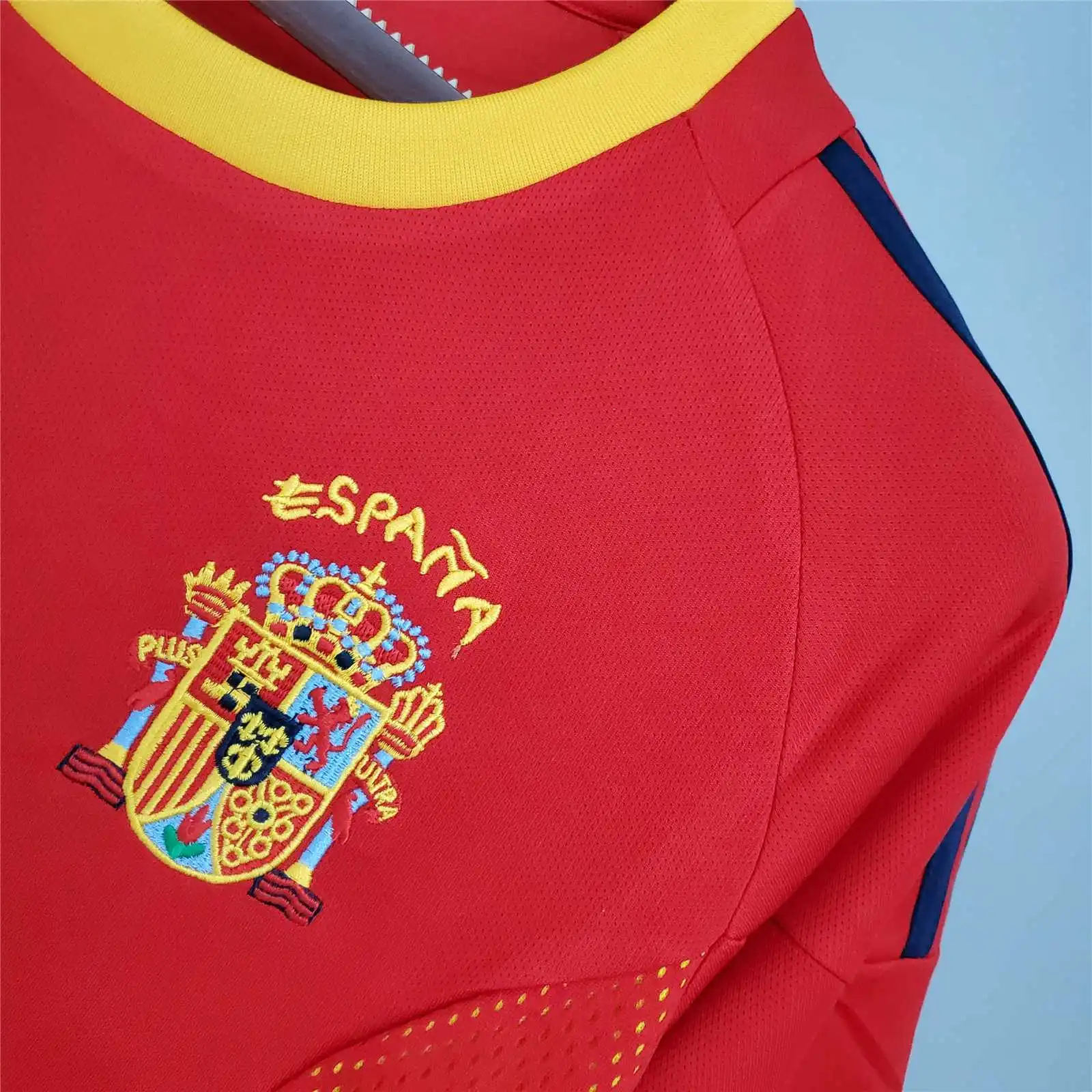 Spain Retro Jersey Home World Cup 2002 - Image 5