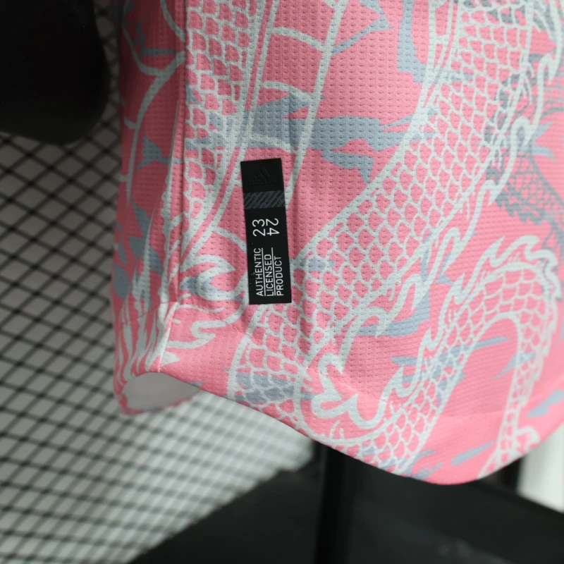 2024/25 player special edition Hello Kitty football jersey - Image 9