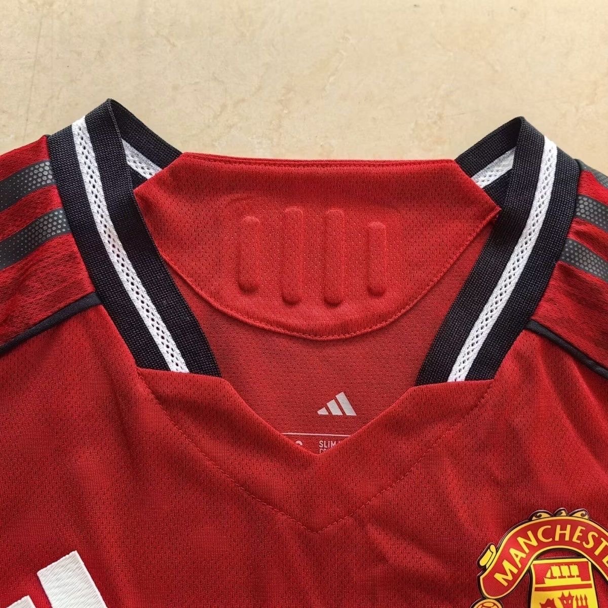 Kids Manchester United Home Soccer Kits 25-26 - Image 4
