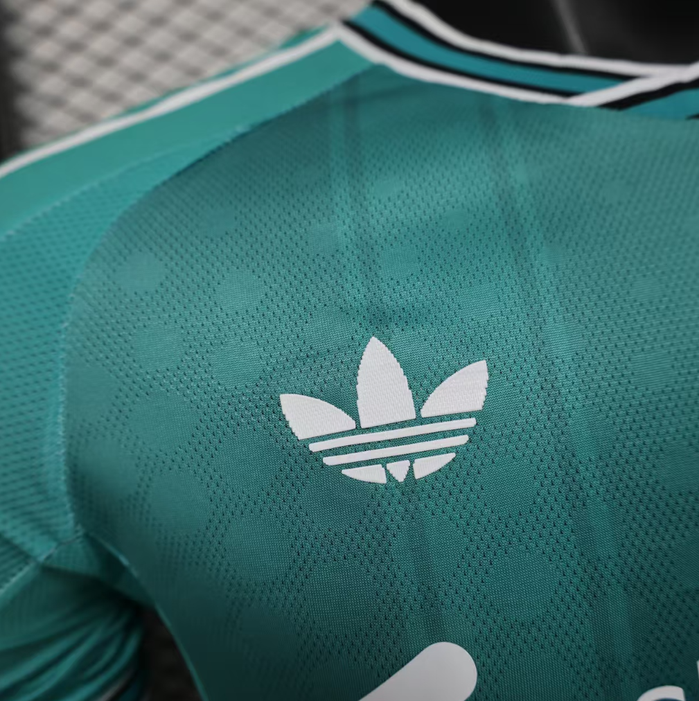 Liverpool 25-26 away green football jersey - player version - Image 4