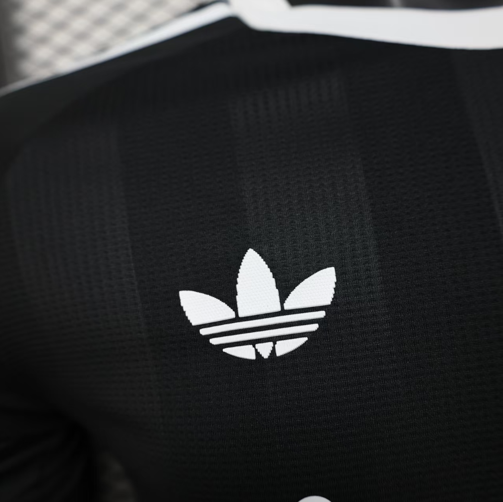 25-26 Liverpool Black Special Player Edition Football Shirt - Image 4