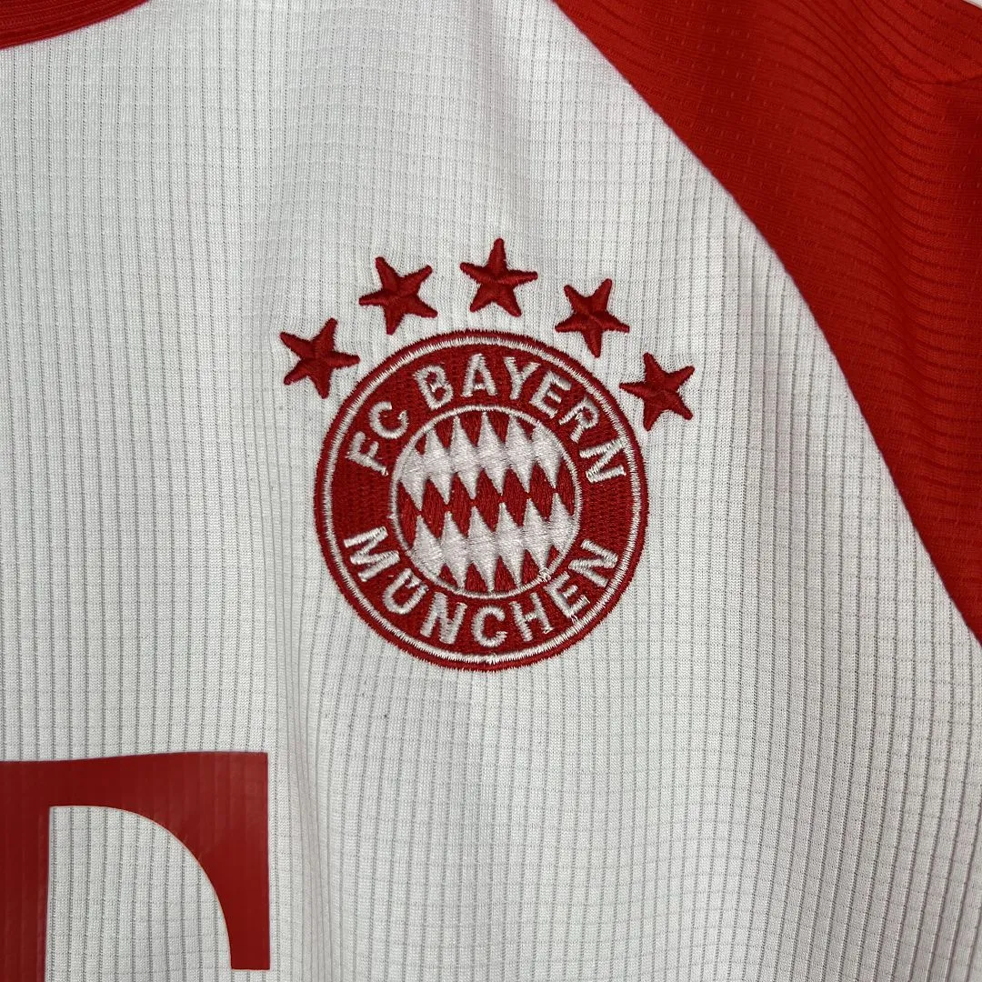 23-24 Kids Bayern Munich Home Jersey Kit - Image 4