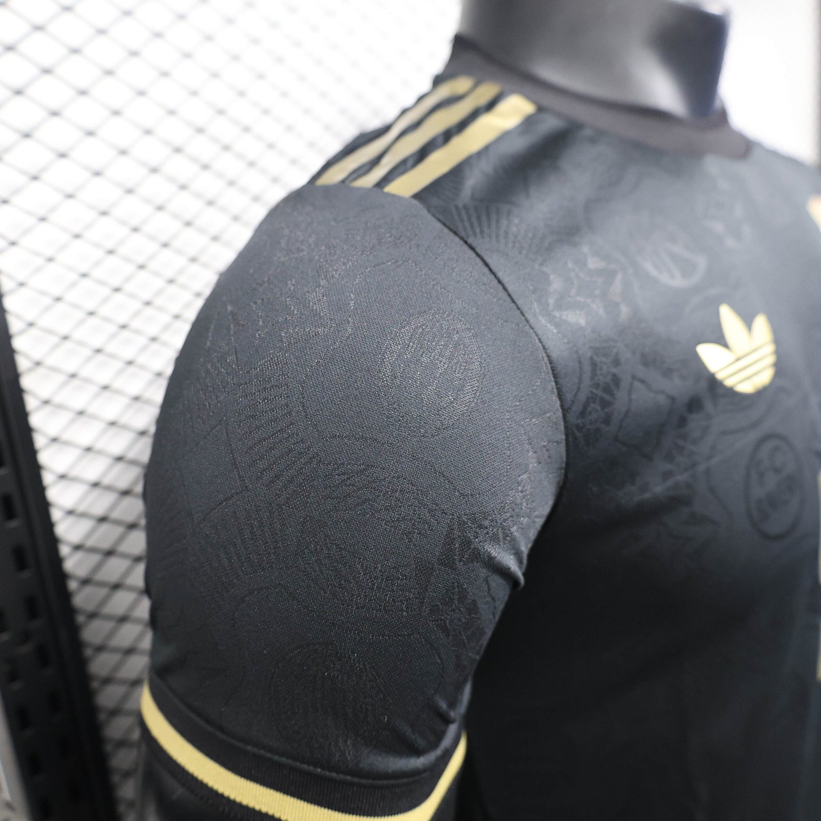 Adidas Men's FC Bayern Munich 125th Anniversary Shirt 25-26 - Image 4