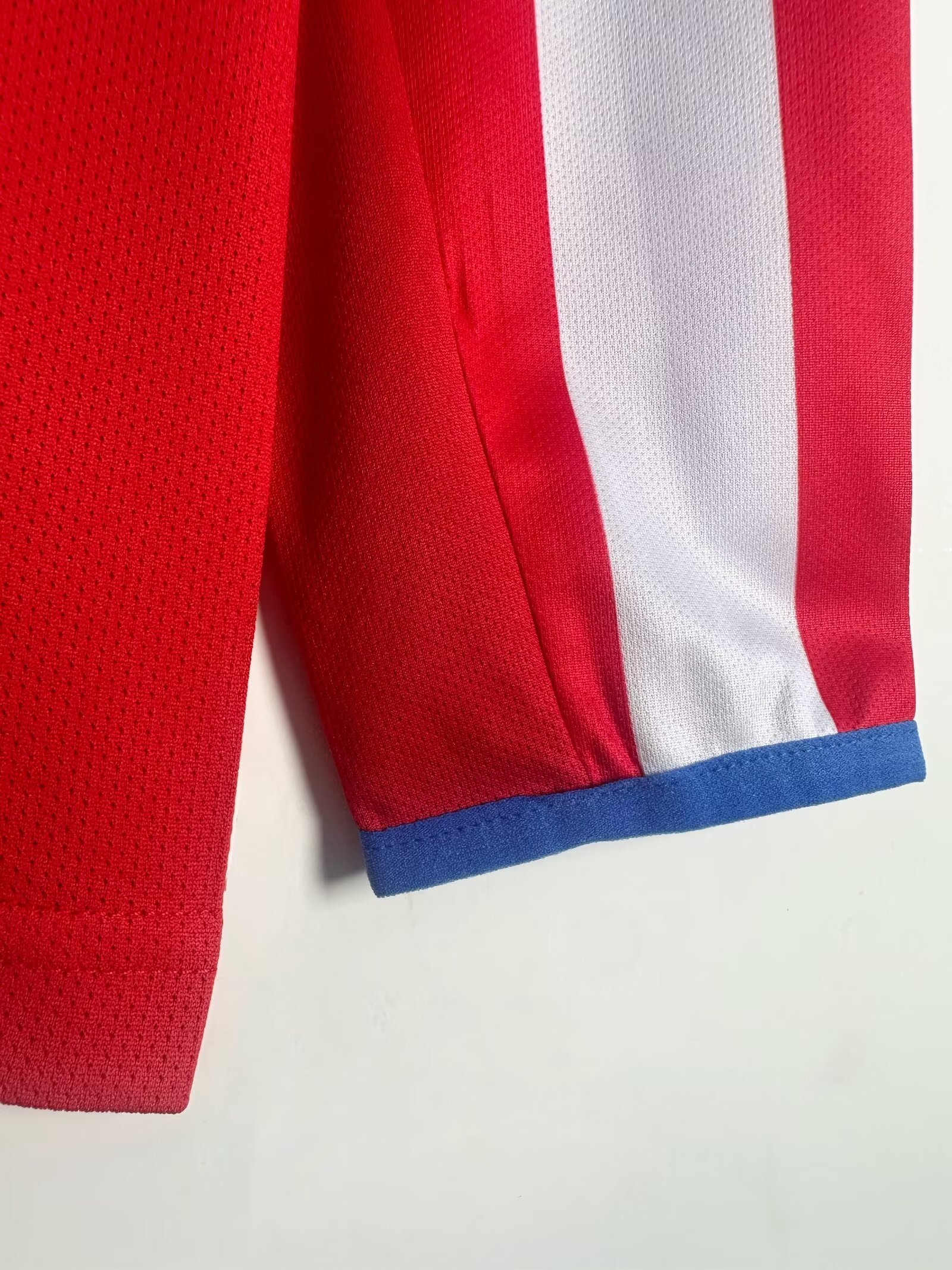 Nike Atletico Madrid Retro Home Soccer Jersey Long Sleeve 2004-05 - Image 5