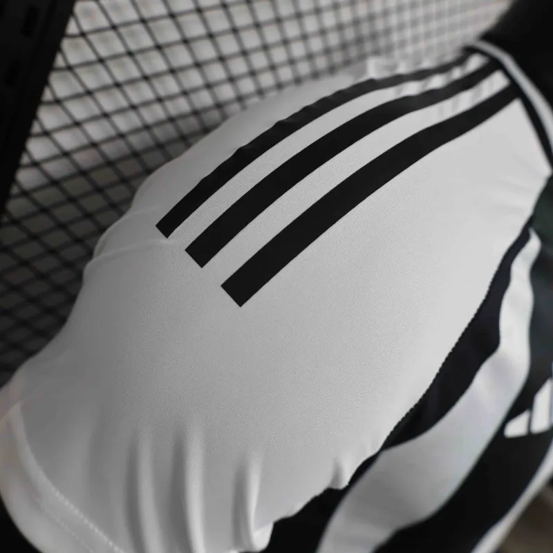 24-25 Juventus Home Soccer Jersey Player Version - Image 6