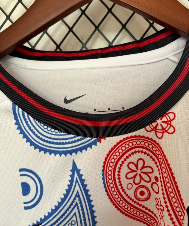 25/26 Barcelona Special Edition Football Shirt fan Edition - Image 5