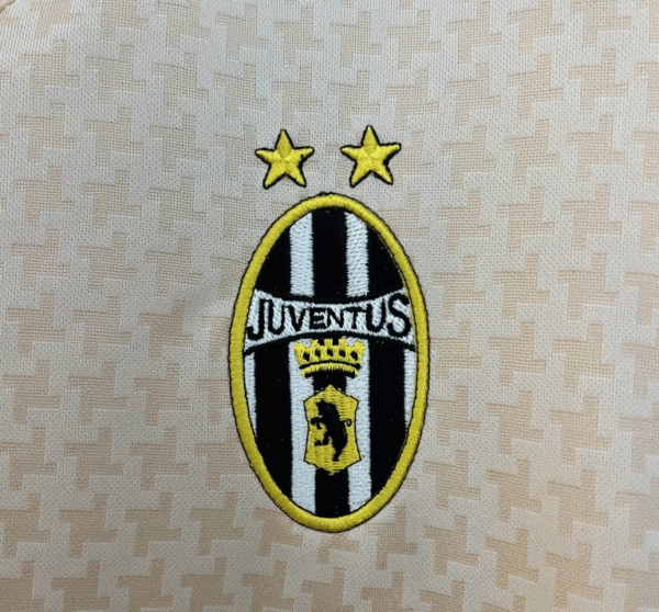 03/04 Retro Juventus Away Jersey - Image 7