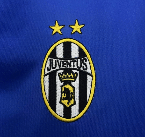99/00 Retro Juventus Away Jersey - Image 6