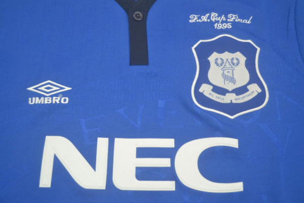 1995 Everton home retort jersey - Image 6