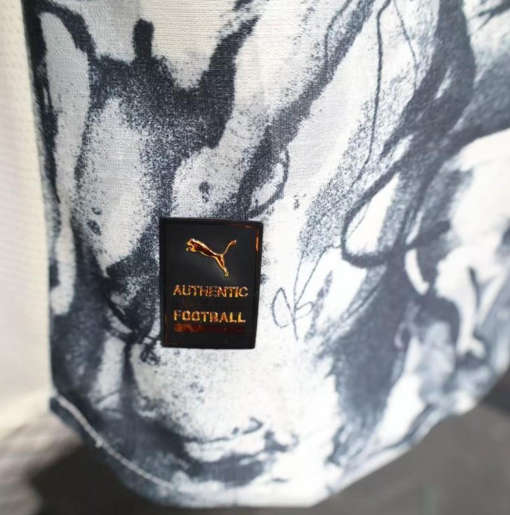 25/26 Player Version Manchester City White with Black Marble Abstract Art Pattern Jersey - Image 7