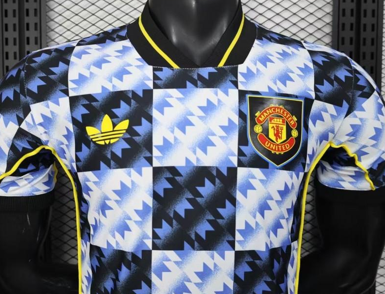 25/26 Player Version Manchester United Blue and Black with Checkerboard Houndstooth Pattern Jersey - Image 4