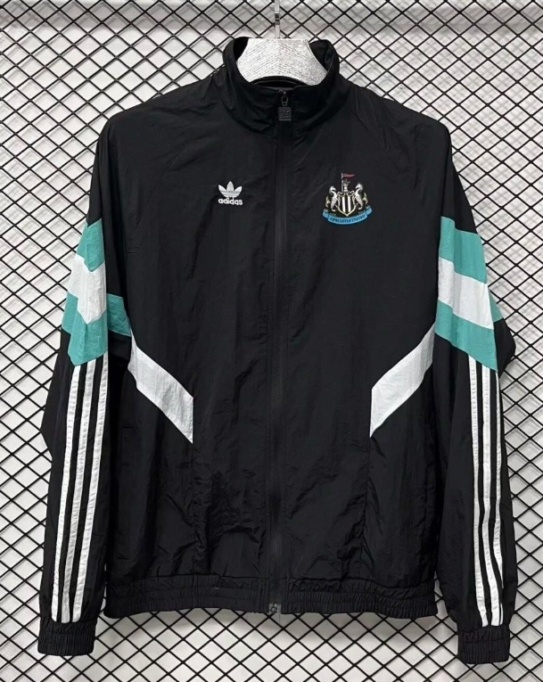 25/26 Newcastle United Black Full Zipper Windbreaker