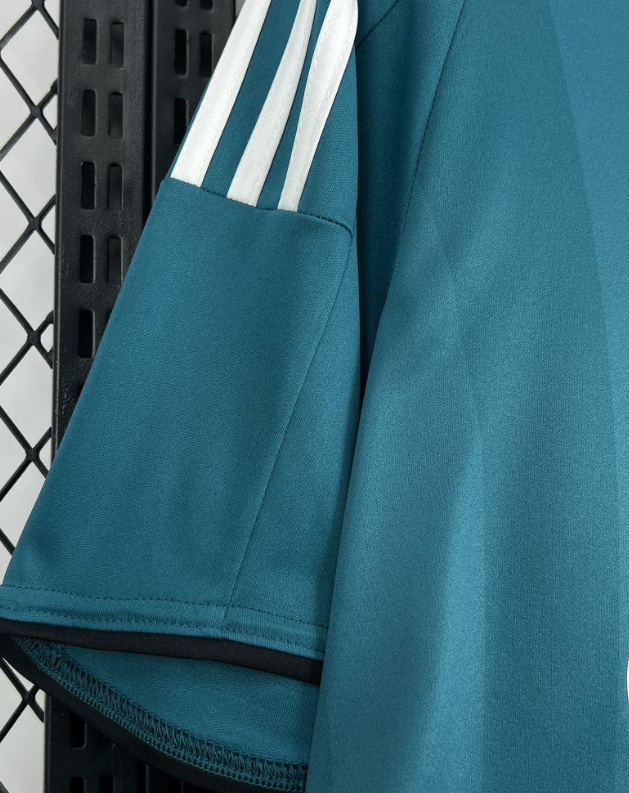 2008/09 Retro Liverpool Away Jersey - Image 9