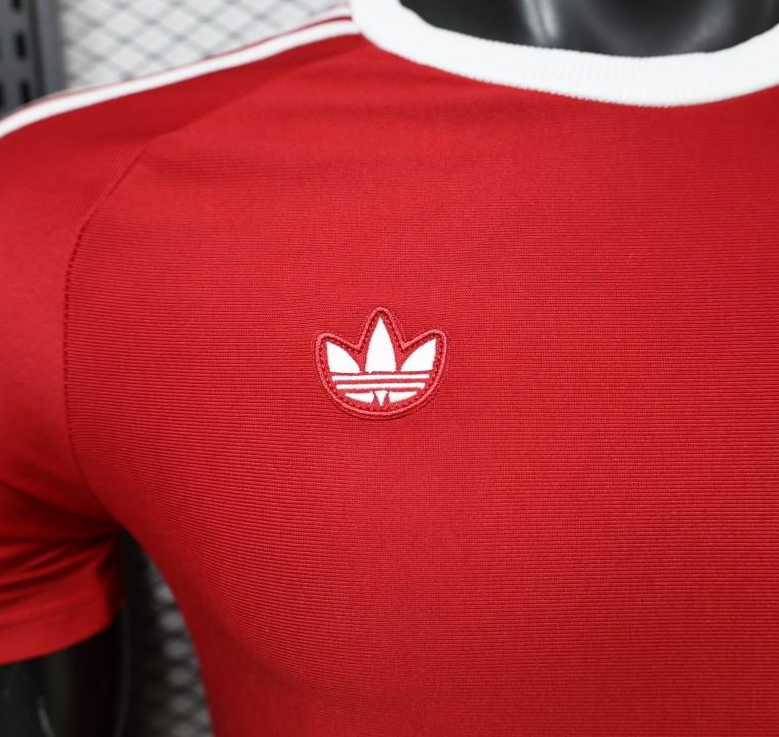 Player Version 26/27 Manchester United Red with White Three-Stripe Shoulders Jersey - Image 7
