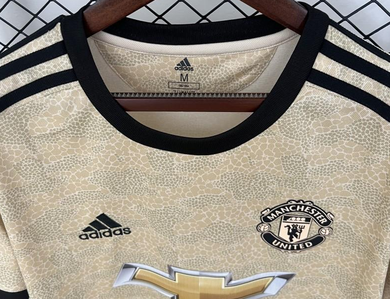 19/20 Retro Manchester United Away Jersey - Image 4
