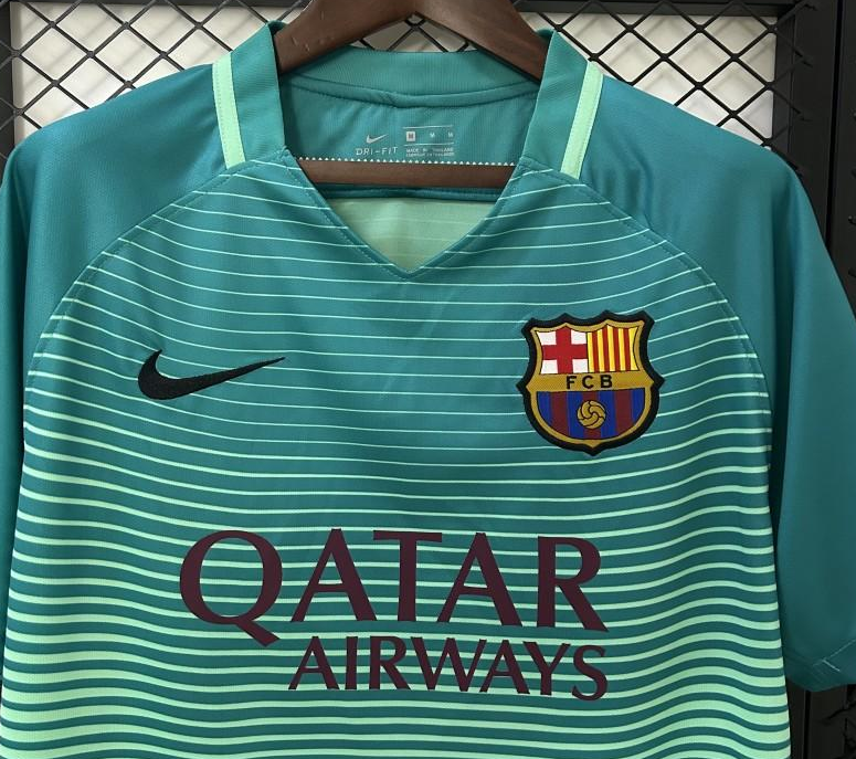 16/17 Retro Barcelona Third Jersey - Image 3