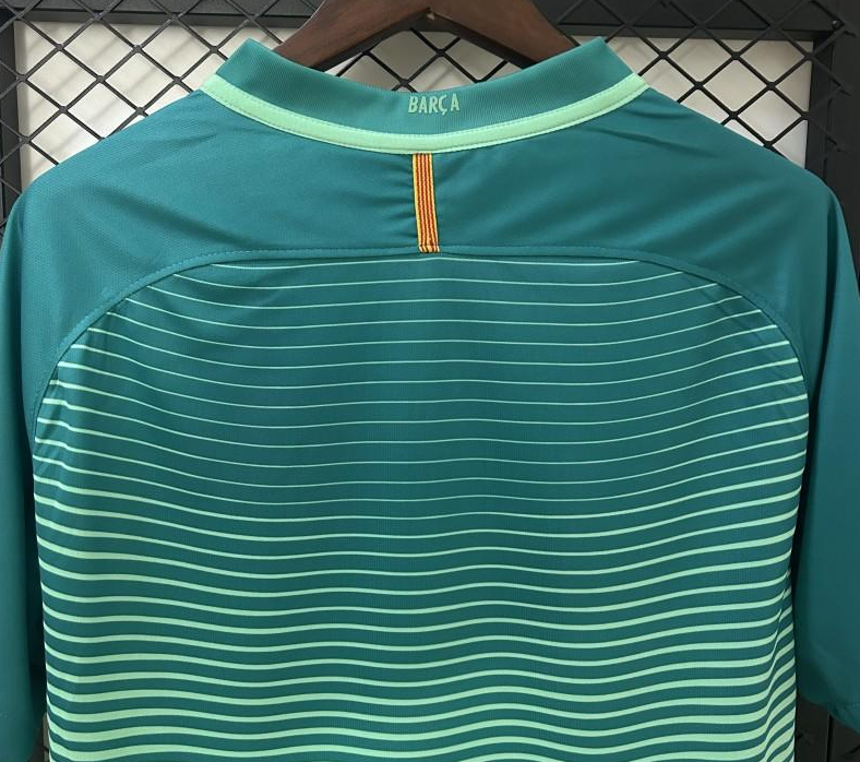 16/17 Retro Barcelona Third Jersey - Image 6