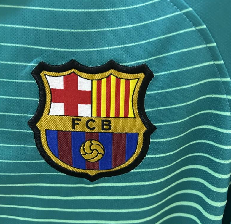 16/17 Retro Barcelona Third Jersey - Image 7