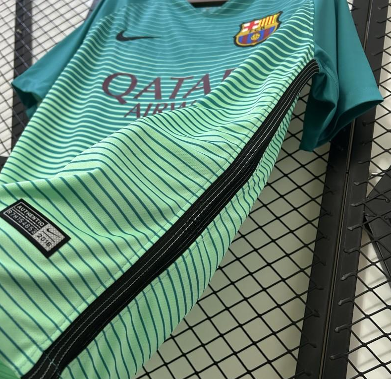 16/17 Retro Barcelona Third Jersey - Image 8