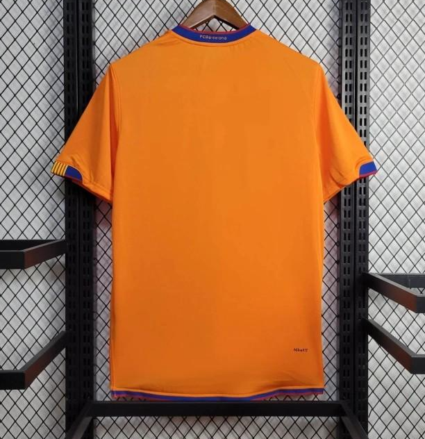 06/07 Retro Barcelona Away Jersey - Image 4