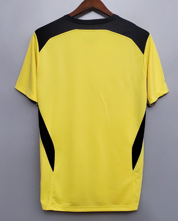 Retro 04/05 Liverpool away Soccer Jersey - Image 5