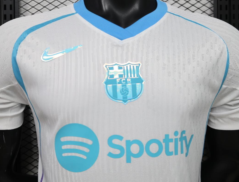 Player Version 26/27 FC Barcelona White Special Edition Away Jersey - Image 4