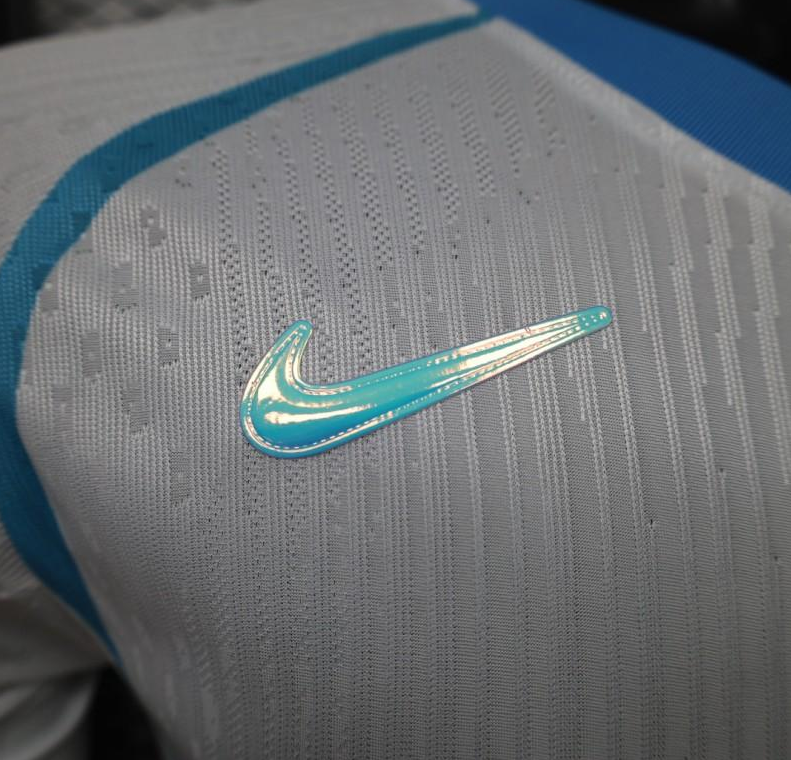 Player Version 26/27 FC Barcelona White Special Edition Away Jersey - Image 7